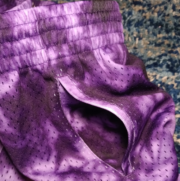 Mitchell & Ness Toronto Raptors Galaxy Reflective Swingman Mens Shorts - Picture 6 of 7